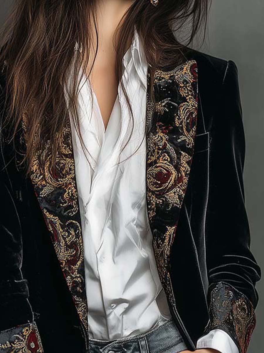 Victoria · Blazer largo negro con detalles barrocos